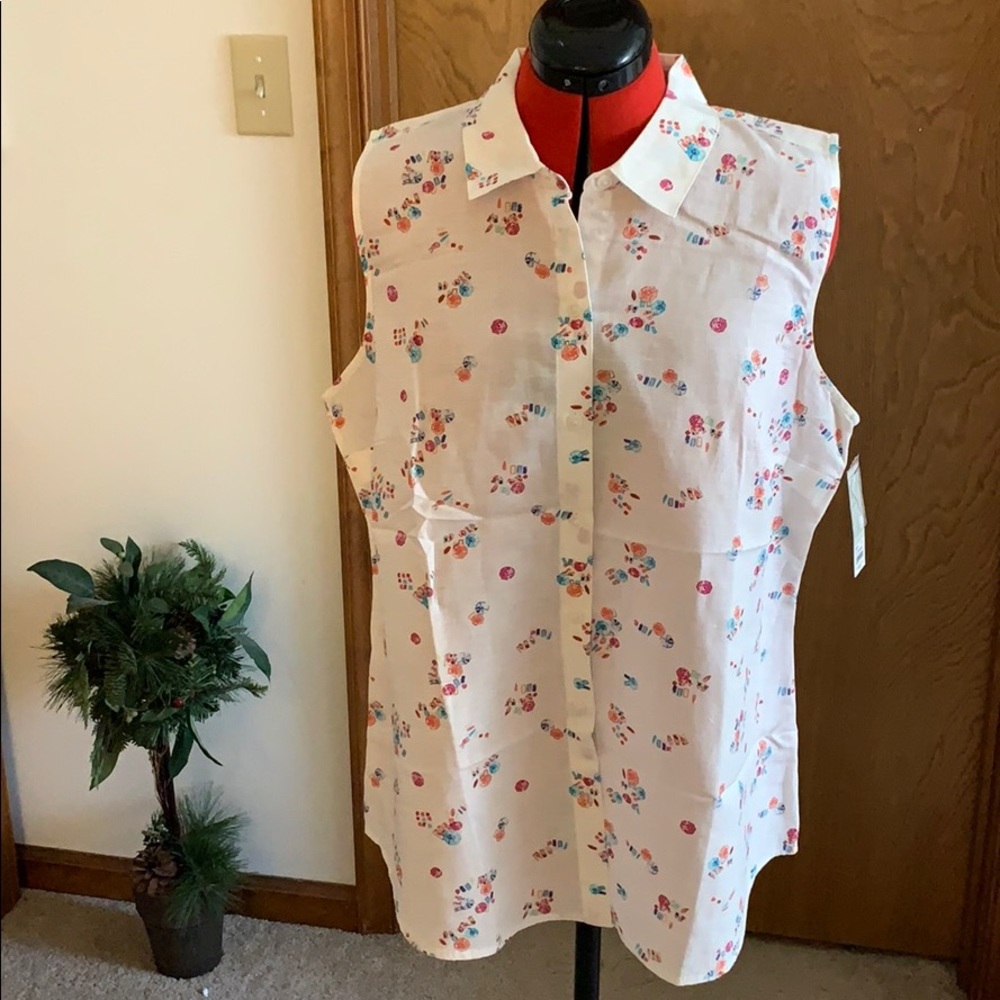Women’s Sleeveless Button Down Shirt